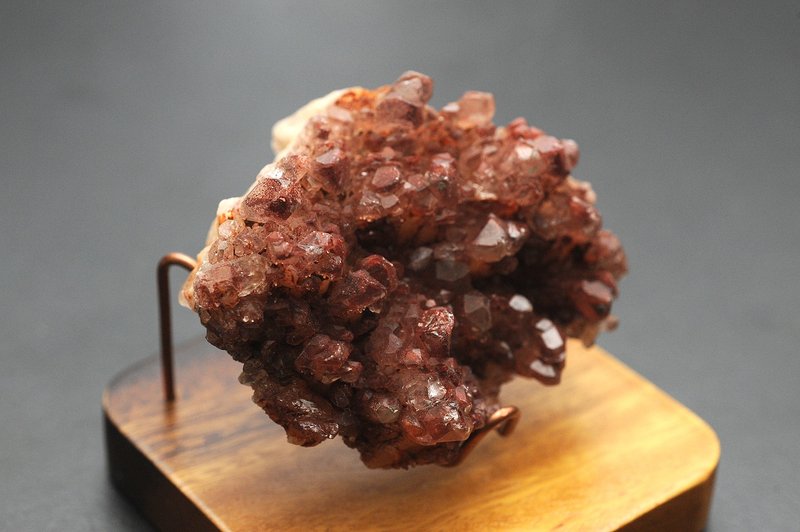 紅幽靈白水晶簇 靈修 招財 破煞 防小人k6 - 擺飾/家飾品 - 水晶 