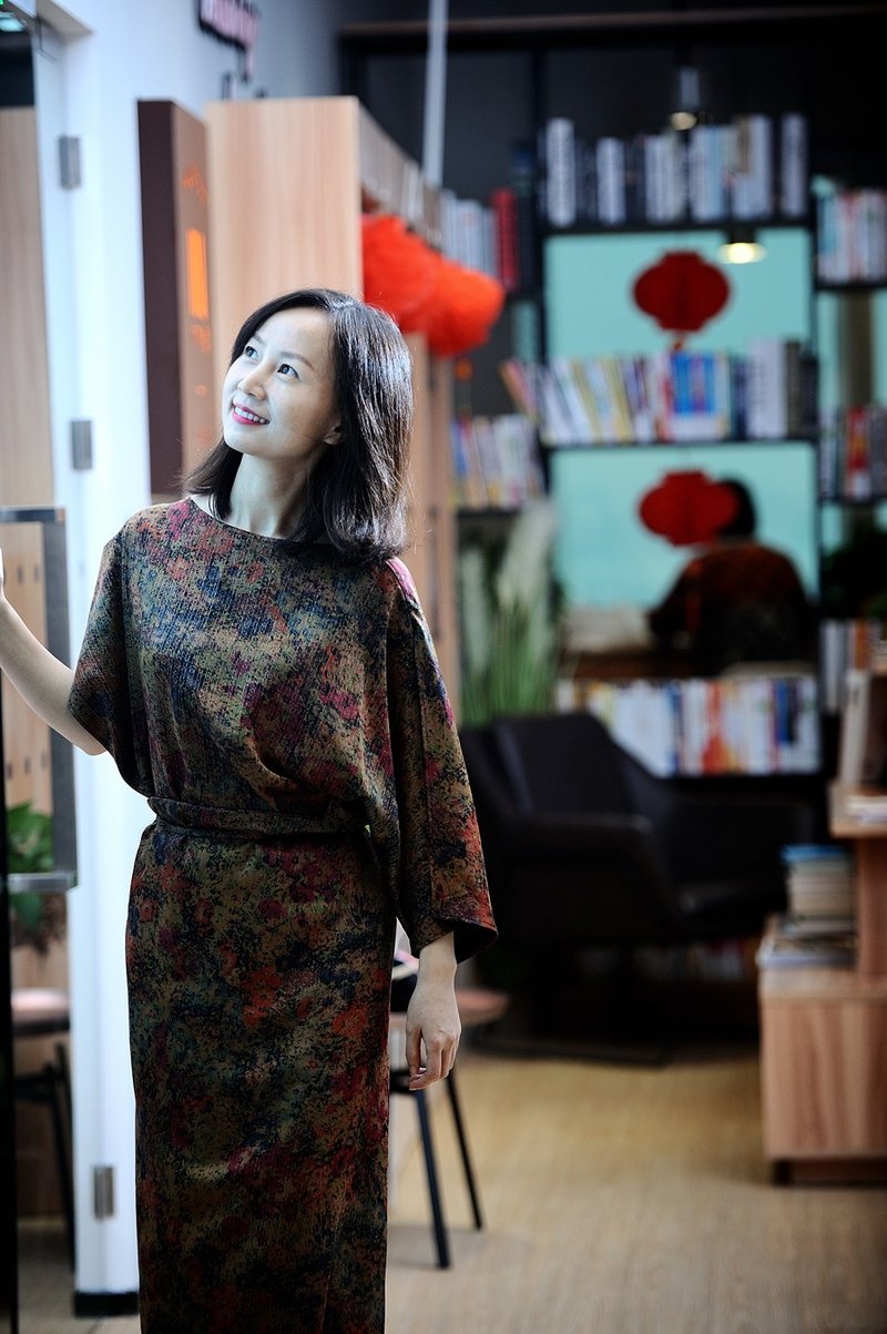 The new 2019 Silver silk crepe satin dress Silk dress models Monet's Garden Chinese - กระโปรง - ผ้าไหม 