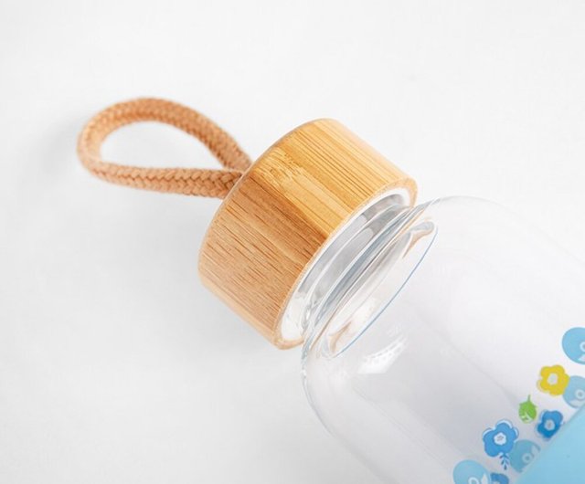 glass water carafe with bamboo lid