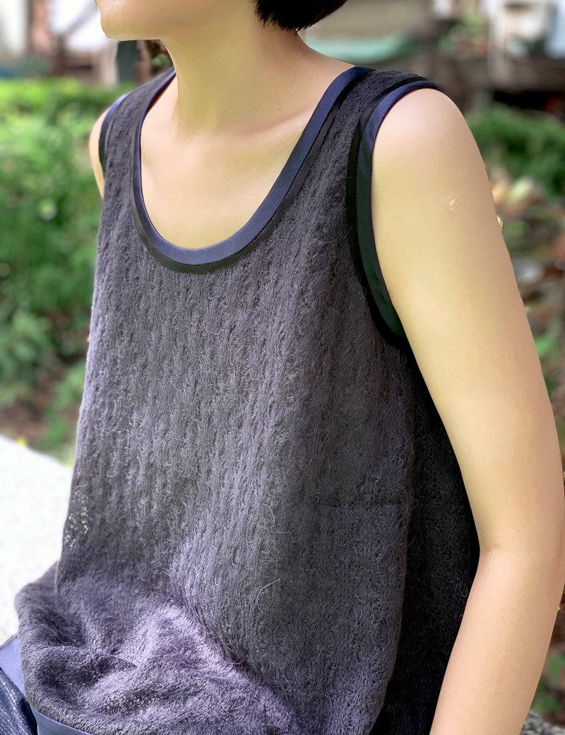 UUIN _ Jacquard mixed wool sleeveless vest - เสื้อกั๊กผู้หญิง - ขนแกะ สีน้ำเงิน