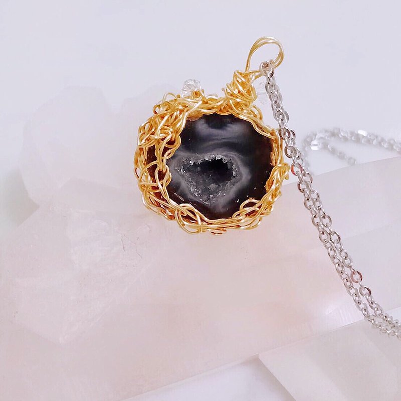 Agate Thunder Egg Mini Cornucopia Pendant - Necklaces - Semi-Precious Stones Gold