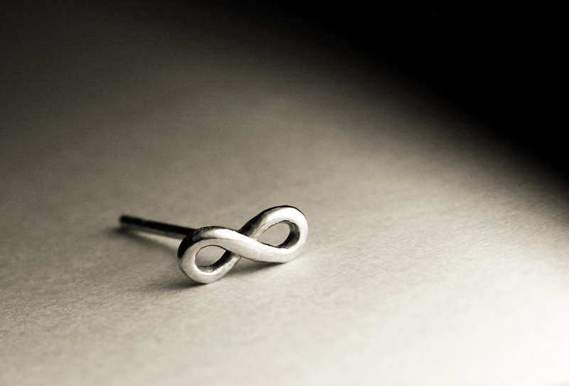 Infinity symbol shape sterling silver earrings (single/pair) - ต่างหู - โลหะ สีเงิน