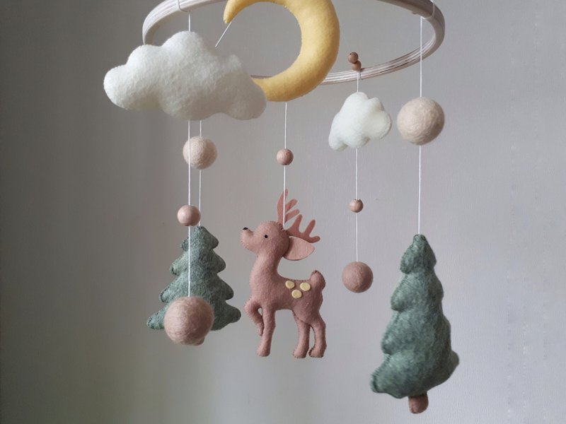 Baby mobile Woodland nursery decor, forest crib mobile, baby shower gift - 寶寶/兒童玩具/玩偶 - 環保材質 綠色