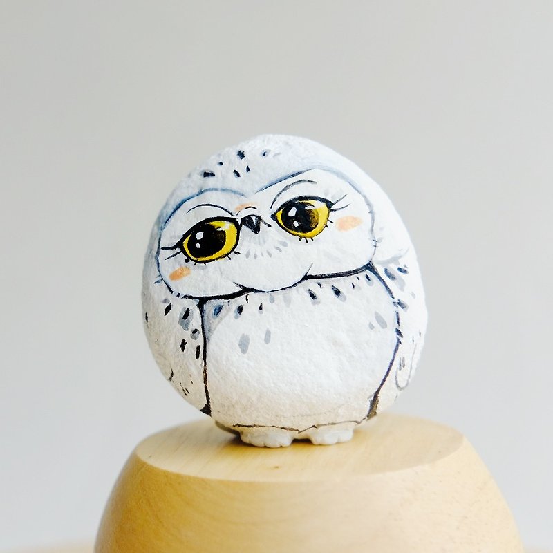 Snow Owls doll stone painting,unique gift handmade. - ตุ๊กตา - หิน ขาว