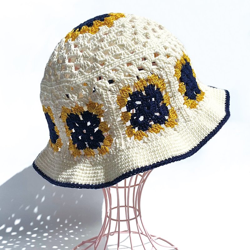 [Crochet Hat] Crocheted Crochet Bucket Hat Off - หมวก - ผ้าฝ้าย/ผ้าลินิน ขาว