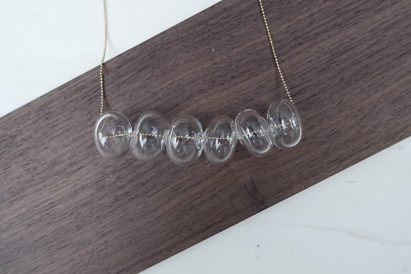 波浪線條串串簡約玻璃頸鏈 項鏈 (金) - 項鍊 - 玻璃 白色