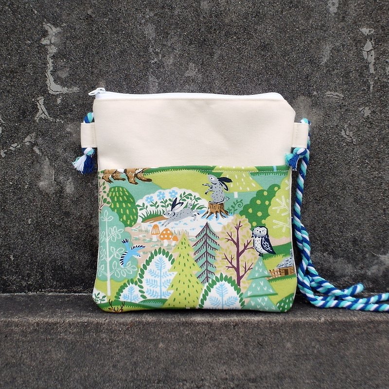 Walk in the forest trail ◎ travel bag ◎ MIX - Messenger Bags & Sling Bags - Paper Green
