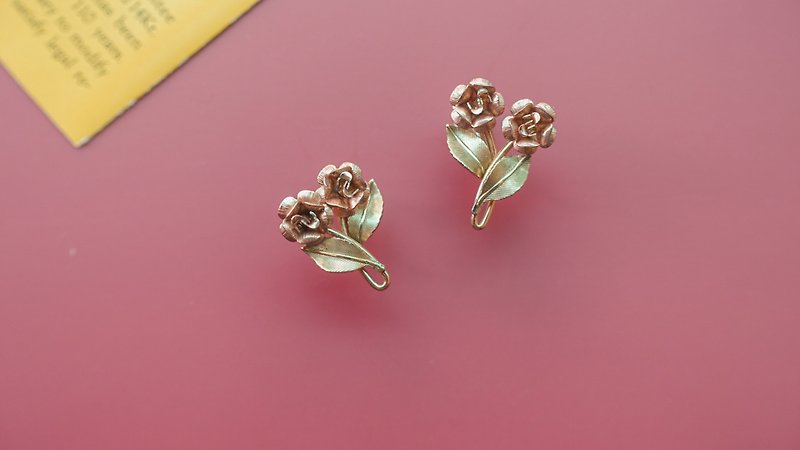 1950年代美國古董品牌Krementz經典雙色玫瑰耳夾式耳環 - 耳環/耳夾 - 其他金屬 金色