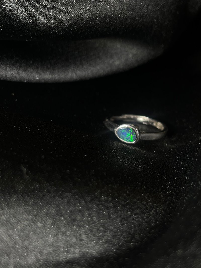 Australian Opal Green Forest Sterling Silver Opal Ring Opal Ring Handmade Edged Australian and European Ring - แหวนทั่วไป - เครื่องเพชรพลอย สีเขียว