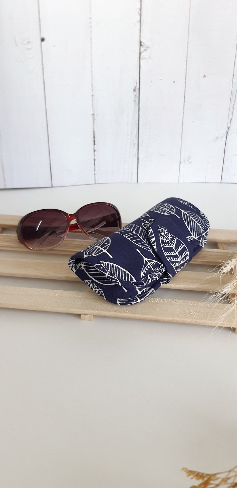 Leaf glasses case for yourself and mom best mother's day gift - Eyeglass Cases & Cleaning Cloths - Cotton & Hemp 