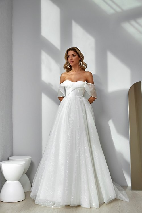 Modern bridal gown off shoulders sleeves. Elegant Wedding Dress Drop ...