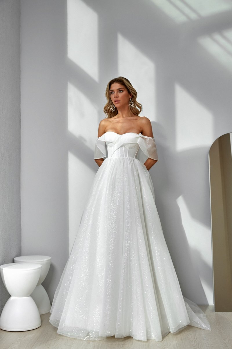 Modern bridal gown off shoulders sleeves. Elegant Wedding Dress Drop sleeves - Evening Dresses & Gowns - Other Materials White