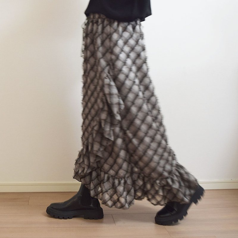 Cross frill maxi skirt check soft Khaki made to order - กระโปรง - เส้นใยสังเคราะห์ สีเขียว