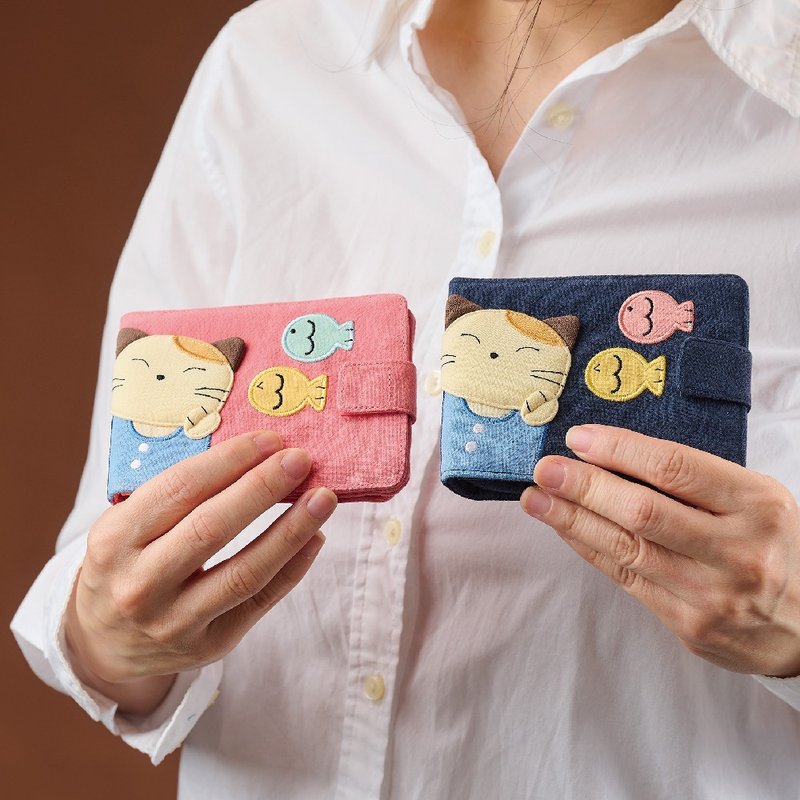 手工拼布刺繡 小貓與魚卡夾 - 皮夾/長短夾/錢包 - 棉．麻 
