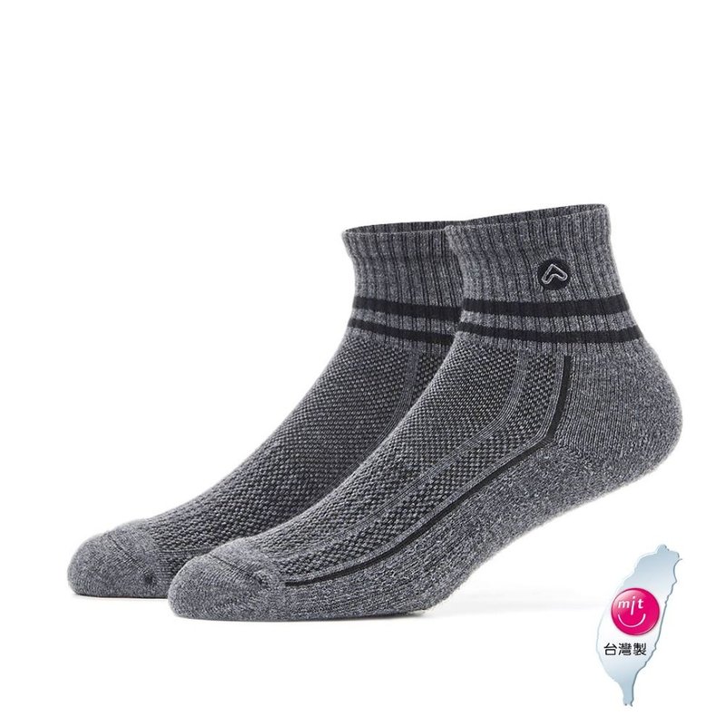 Columbus thickened compression socks are a set of 3 pairs. The left and right foot shapes are designed to fit the toes perfectly. Made in Taiwan. - อุปกรณ์เสริมกีฬา - ผ้าฝ้าย/ผ้าลินิน 