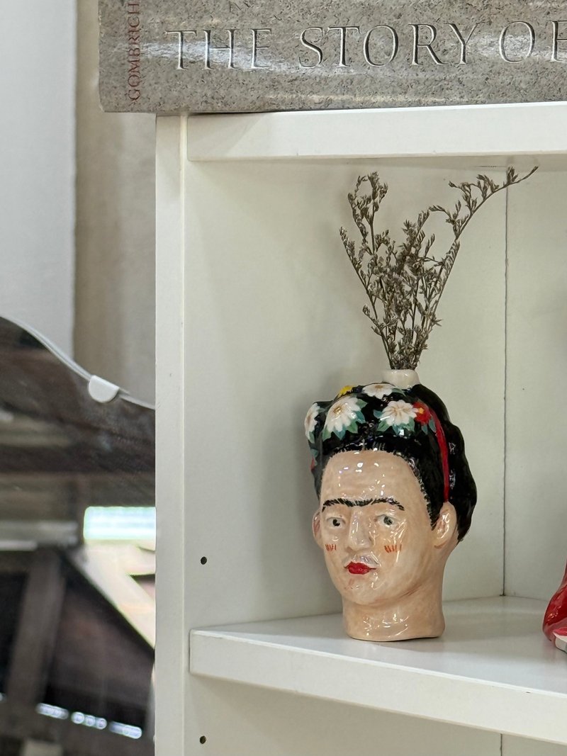 Frida Kahlo - 其他 - 陶 紅色