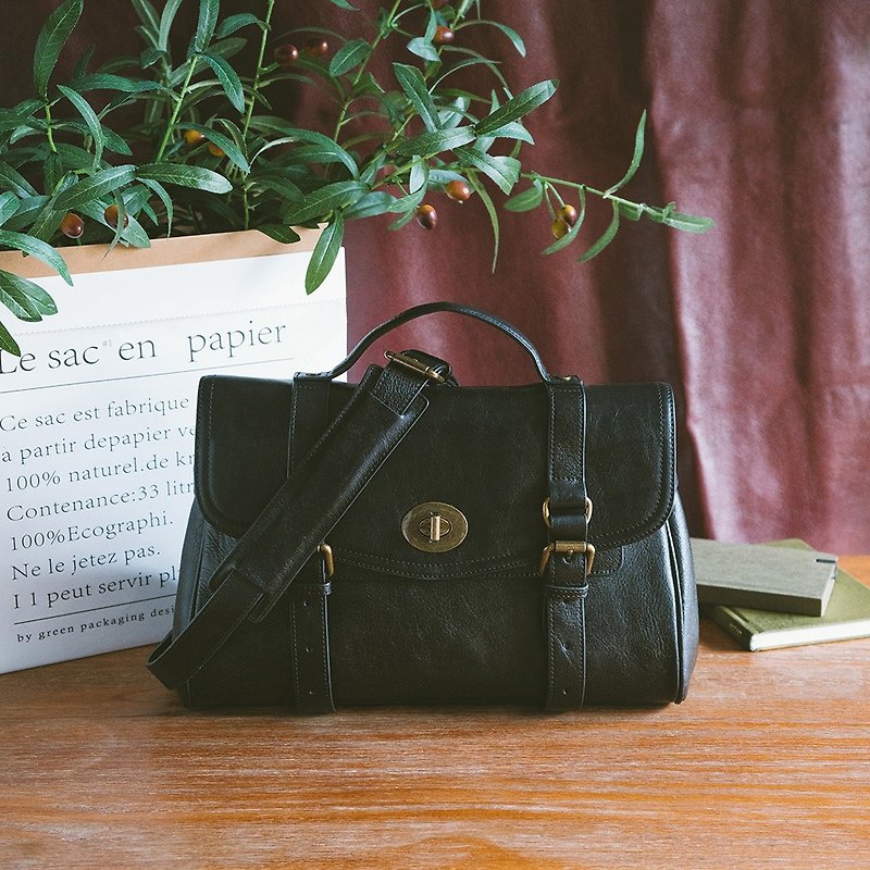 Retro college style genuine leather 2WAY messenger bag (M) 22270 black - กระเป๋าแมสเซนเจอร์ - หนังแท้ สีดำ
