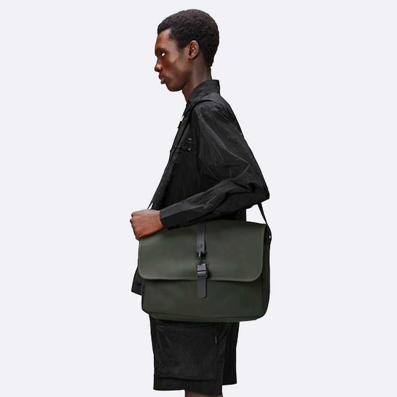 【丹麥 RAINS】Messenger Bag W3 簡約時尚郵差包 - 側背包/斜孭袋 - 聚酯纖維 黑色
