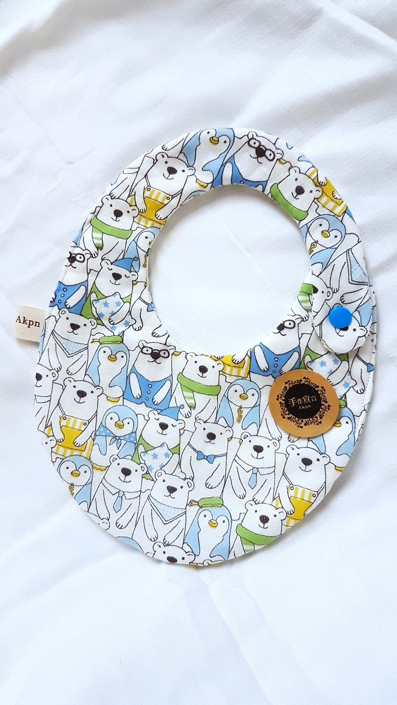 Penguins and bears stand in a row-white-double-sided double-sided egg-shaped bib with double yarn 100% cotton. Saliva towel - ของขวัญวันครบรอบ - ผ้าฝ้าย/ผ้าลินิน สีน้ำเงิน