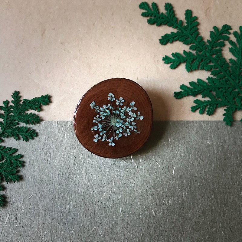 Dried Flowers Epoxy Pin / Brooch - Brooches - Wood Brown