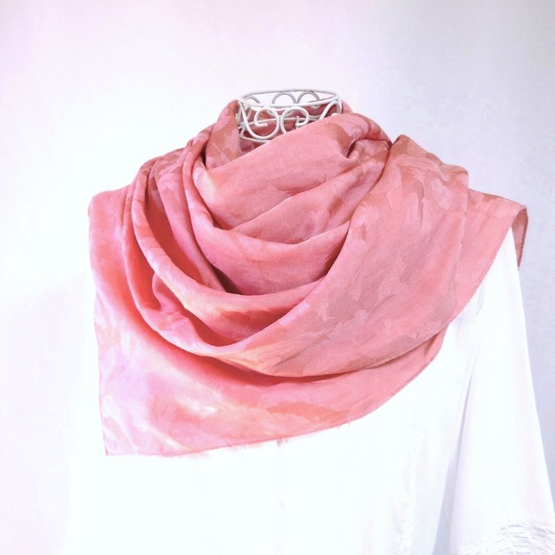 Plant-dyed, madder-dyed, silk cotton, wide stole, feather pattern, gentle like a flower lover - ผ้าพันคอถัก - ผ้าไหม สีส้ม