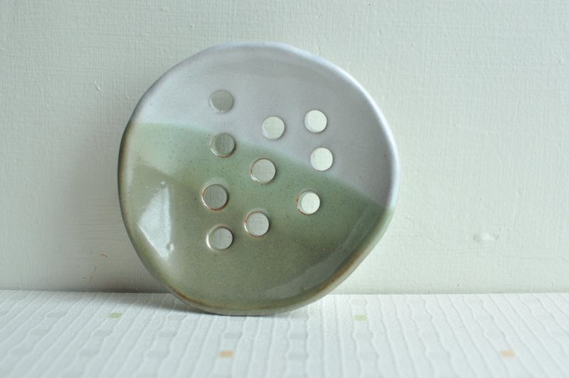 Heyu Soap ・手捏陶皂盤・陶土製・自然瀝水・手工生活器皿 - 衛浴用品/浴室收納 - 陶 