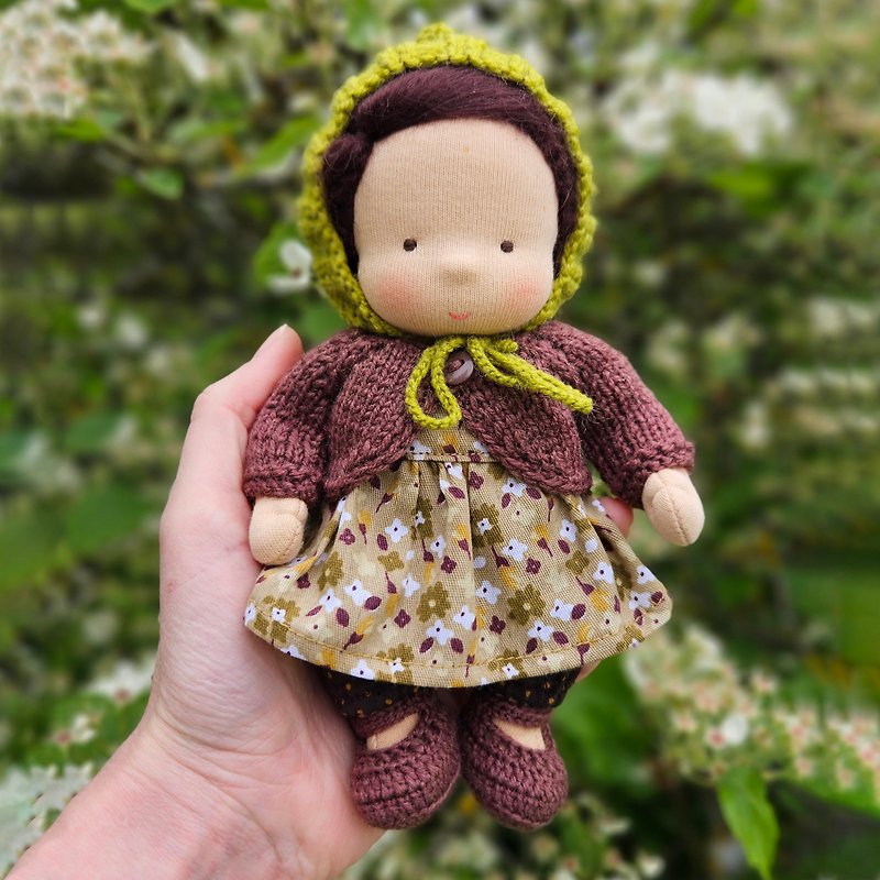 ウォルドルフ人形ポケット人形、高さ7インチ（18 cm）。 - 知育玩具・ぬいぐるみ - サステナブル素材 グリーン