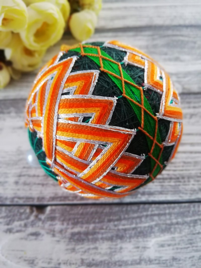 手鞠球 彩線 日本刺繡 手工製作 喬遷禮物 室內球  聖誕裝飾 - Items for Display - Thread Orange