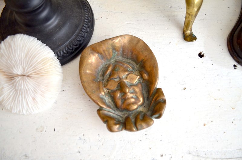 American antique Bronze material noble lady small dish basin noble nostalgic ashtray vintage key dish