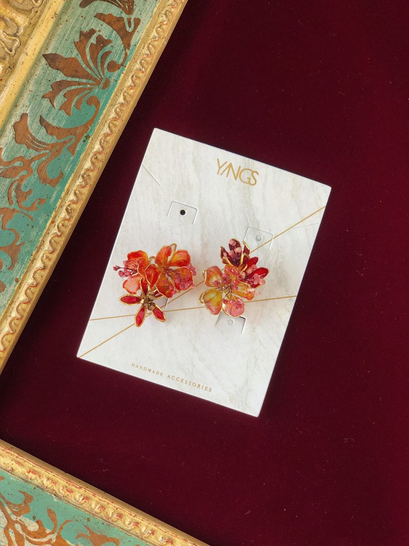 花開富貴 / 耳針耳夾 手作耳環 水晶膠 乾燥花 - 耳環/耳夾/耳骨夾 - 塑膠 紅色