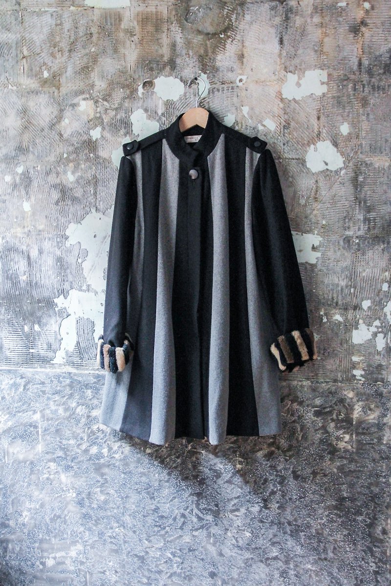 袅袅 department store-Vintage straight black and gray coat jacket - เสื้อแจ็คเก็ต - วัสดุอื่นๆ 