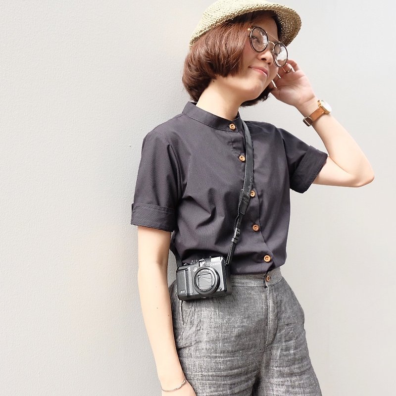 Nami-Nami Shirt : Black with striped - 女上衣/長袖上衣 - 其他材質 黑色