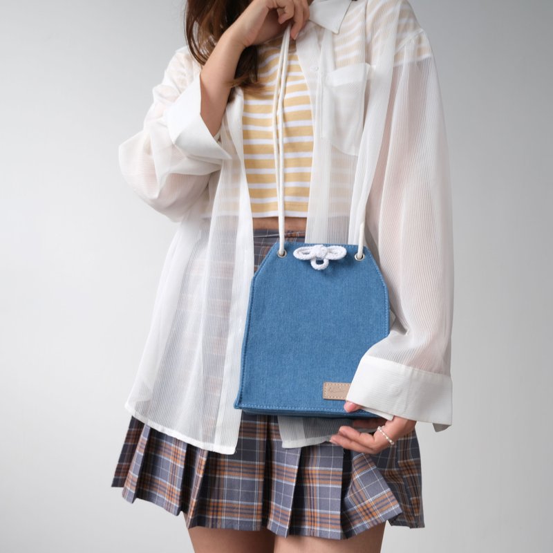 [Must-have for Japanese style] Denim Yushou Bag-Dark Blue (Side Bag/Crossbody Bag) - กระเป๋าแมสเซนเจอร์ - ผ้าฝ้าย/ผ้าลินิน 