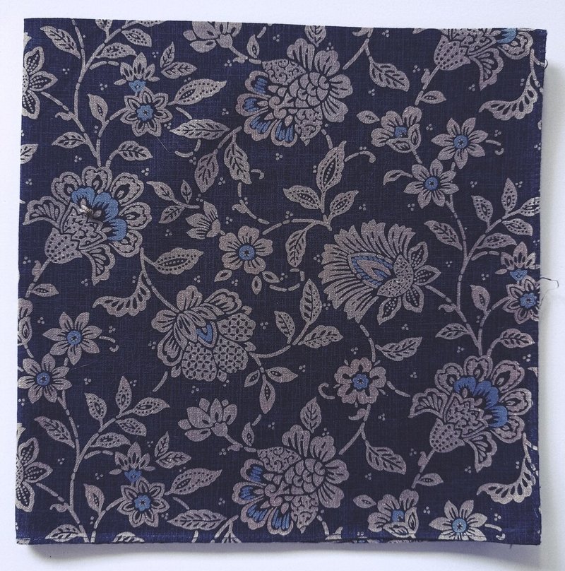 Floral Pattern Bandana, 20.5 x 20 inches, Japanese fabric, Cotton, Gift - 絲巾 - 棉．麻 灰色