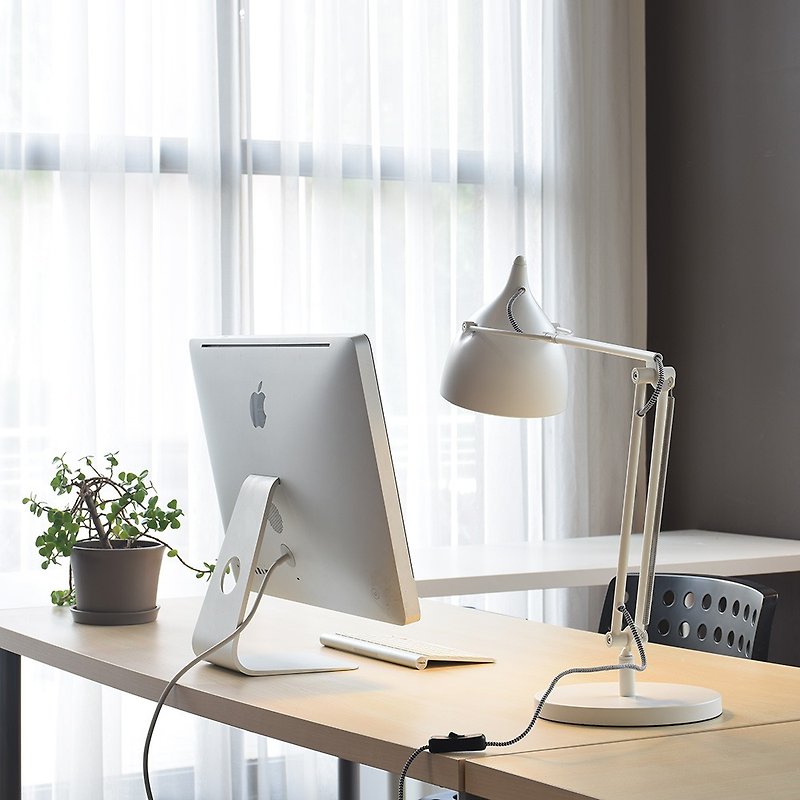 READER TABLE LAMP
