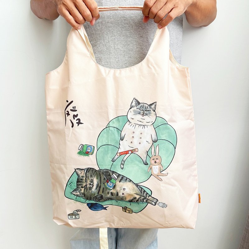 Lay cats  Eco bag. Reusable shopping bag. Foldable bag. - กระเป๋าถือ - วัสดุกันนำ้ สีกากี