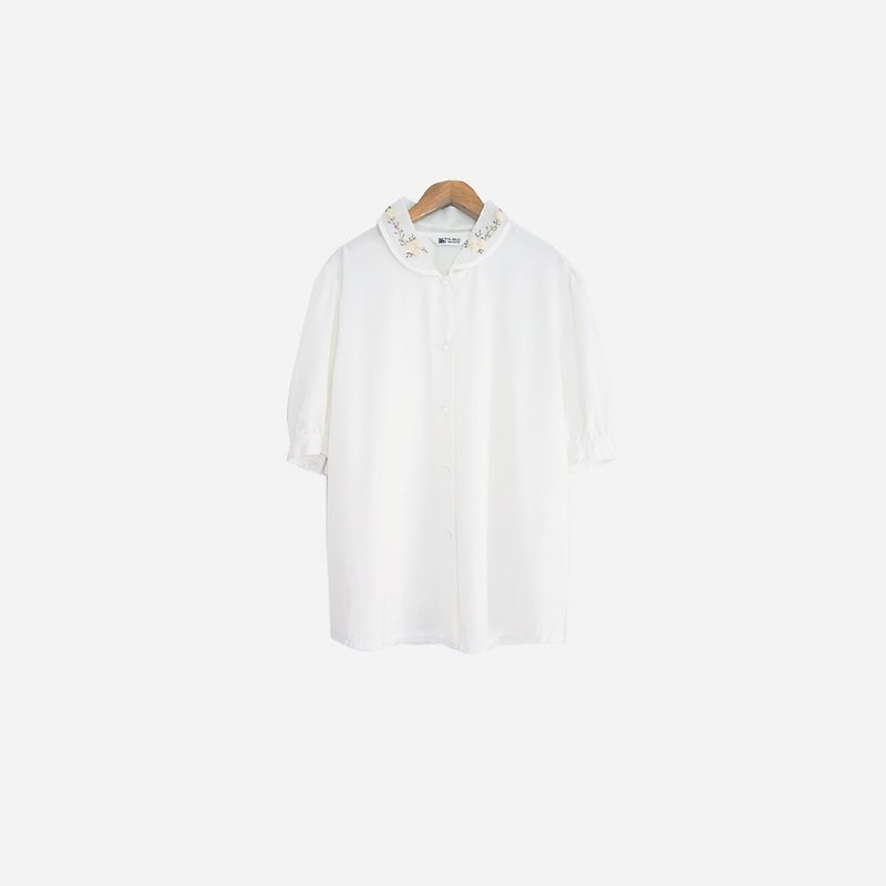 脫臼古著 / 花朵刺繡領白襯衫 no.723 vintage - 女襯衫 - 聚酯纖維 白色