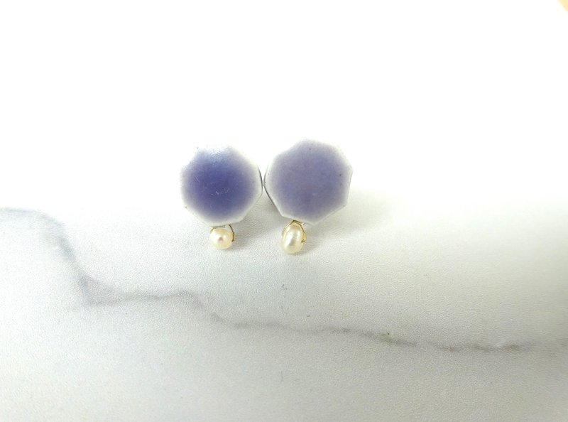 小さな六角 と小さな淡水パールの陶pierce  ・earring ・ラベンダー - 耳環/耳夾/耳骨夾 - 陶 綠色