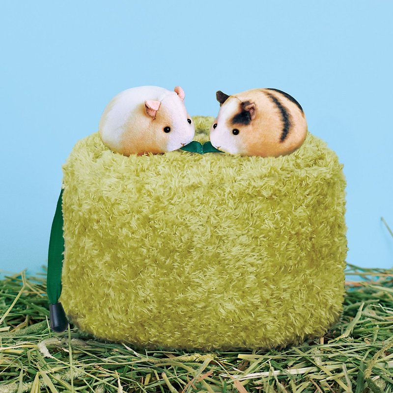 【YOU+MORE!】Guinea pig eating grass style drawstring top cosmetic bag - กระเป๋าเครื่องสำอาง - เส้นใยสังเคราะห์ 