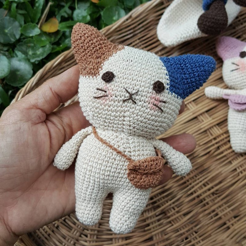 Natural Dyed Cotton Crochet Doll, Kitty Cat, Off White-Blue - 公仔/玩偶 - 棉．麻 白色