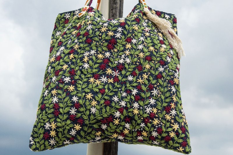手縫純棉布側背包 刺繡斜背包 手工刺繡肩背包 手縫藍染包indigo - 側背包/斜背包 - 棉．麻 藍色
