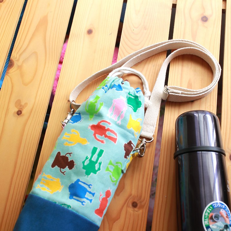 Handmade water bottle bag / thermos bottle bag-Customize new clothes for your beloved water bottle (including straps) - Other - Paper Multicolor