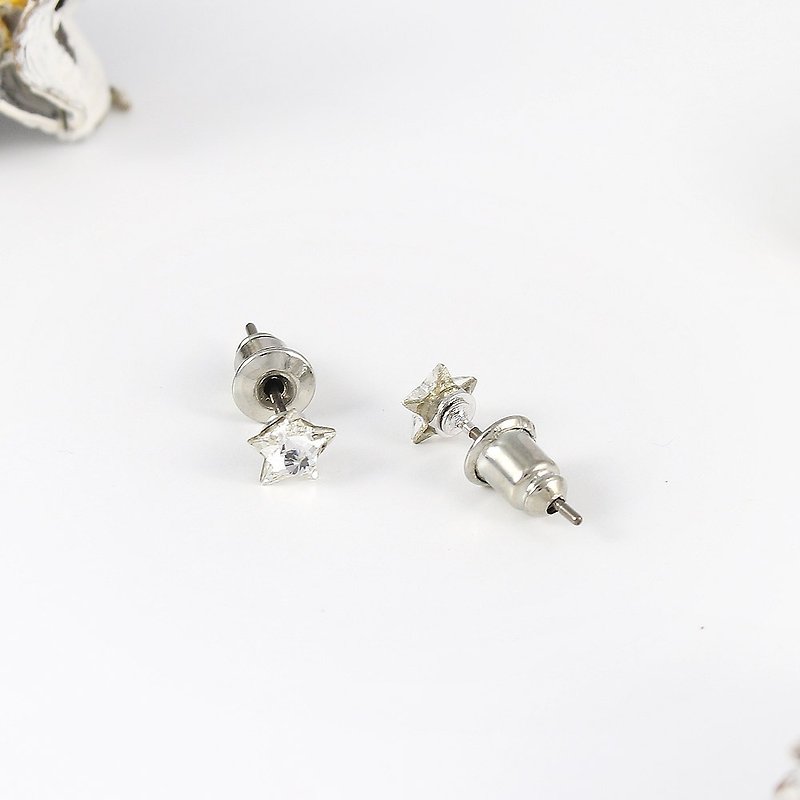 The Little Star / Star Crystal Ear Pin Earrings Swarovski Crystal - Earrings & Clip-ons - Gemstone White