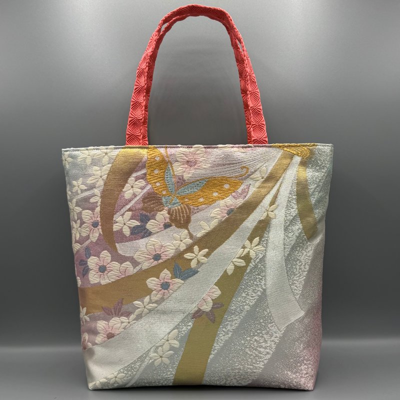 着物 帯 帯締め ハンドメイド トートバッグ リメイク ピンク 金 蝶 - 手提包/手提袋 - 絲．絹 銀色