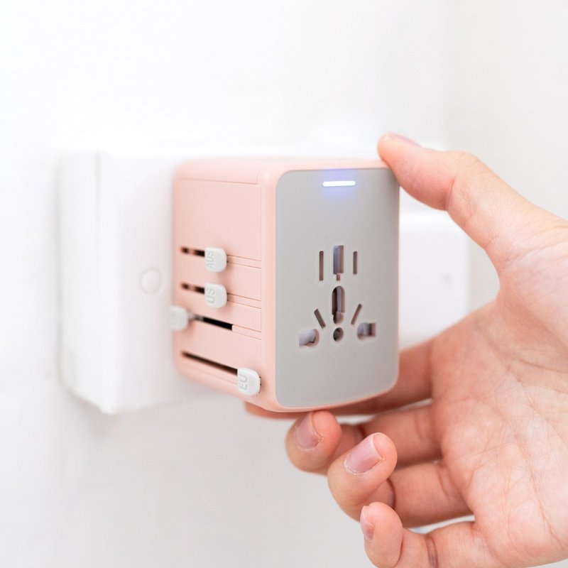 BON VOYAGE | Travel Adaptor with 35W with 3x USB and 2x USB-C PD Connector-Coral - Other - Plastic Pink