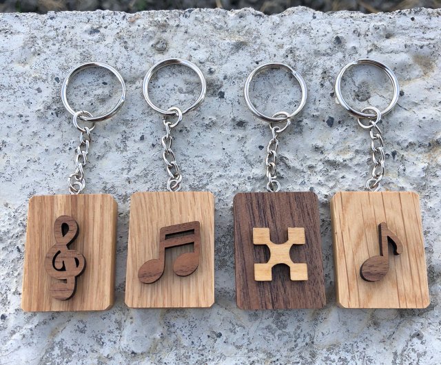 無二のウッドキーホルダー 音符たち 音部記号 音楽 ダブルシャープ 八