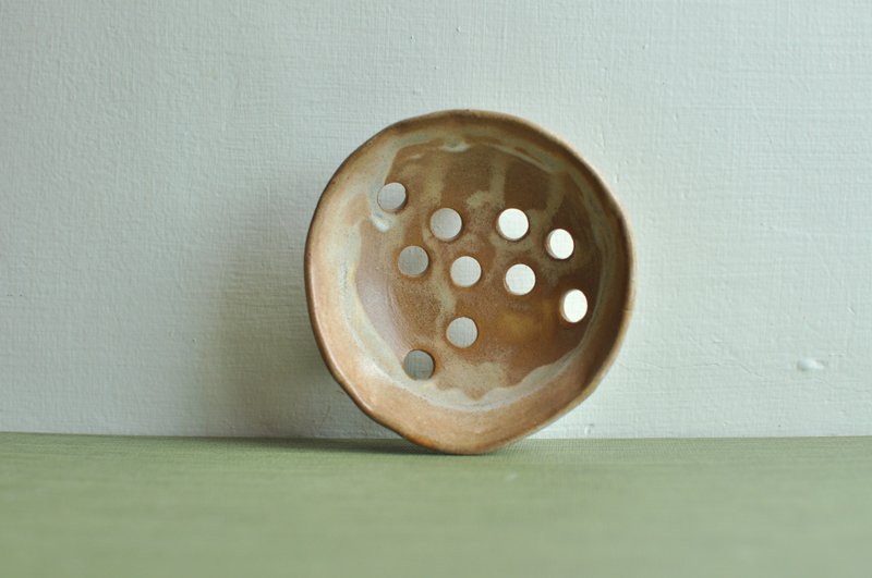 Heyu Soap ・手捏陶皂盤・陶土製・自然瀝水・手工生活器皿 - 衛浴用品/浴室收納 - 陶 透明
