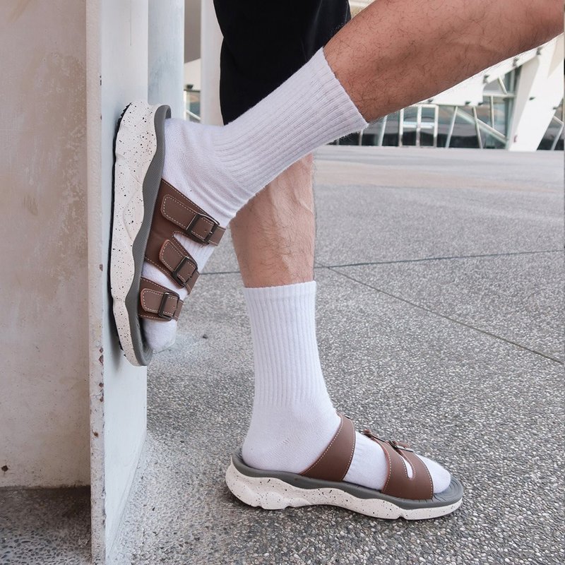 WALKING ZONE 三帶皮釦增高厚底拖鞋 男鞋-冷棕色 - 拖鞋 - 真皮 