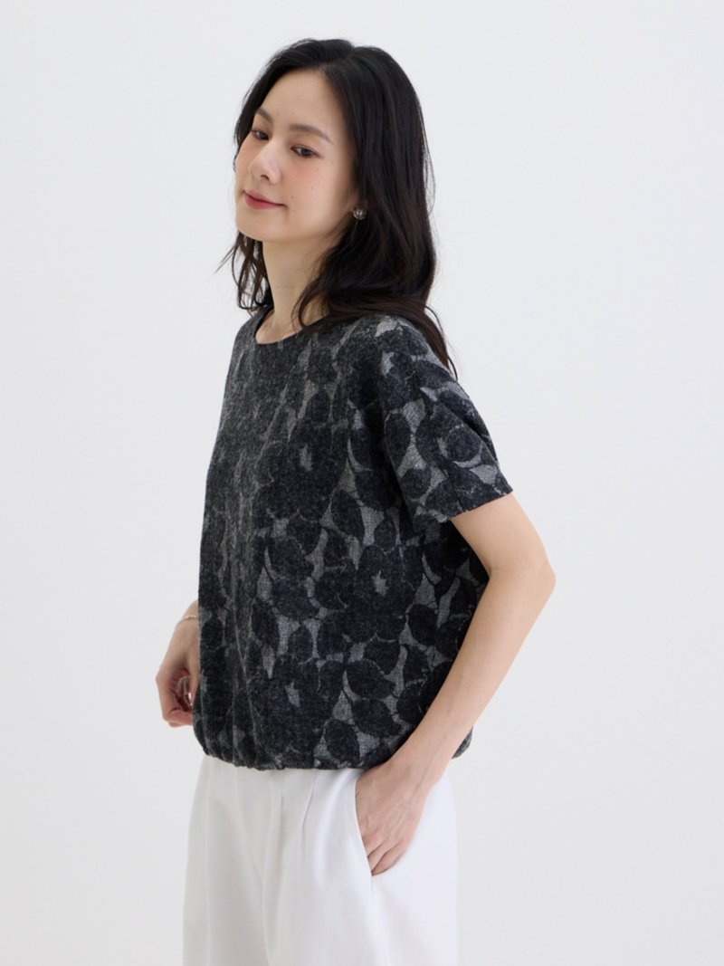 PINKOI ONLY: 光影蕾絲花連袖上衣-灰岩 - 女毛衣/針織衫 - 其他人造纖維 黑色