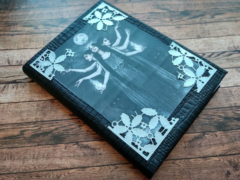 Large Hekate journal witch grimoire for sale Triple Goddess spell book blank - 筆記本/手帳 - 紙 黑色
